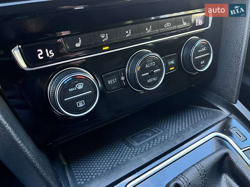 Універсал Volkswagen Passat 2019 в Києві