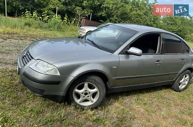 Седан Volkswagen Passat 2001 в 
