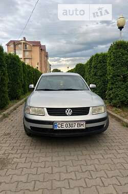 Седан Volkswagen Passat 1998 в Чернівцях