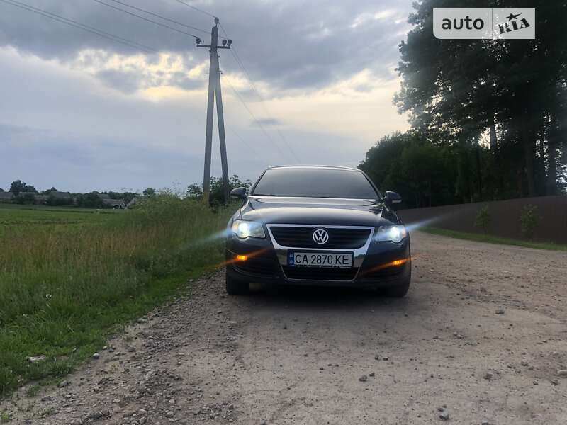 Седан Volkswagen Passat 2005 в Монастырище