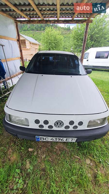 Седан Volkswagen Passat 1989 в Стрые