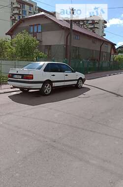 Седан Volkswagen Passat 1989 в Стрые