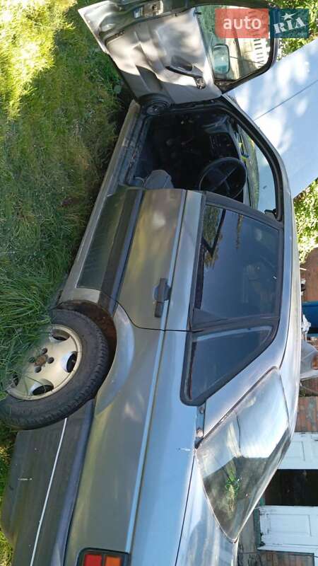 Седан Volkswagen Passat 1990 в Бершади