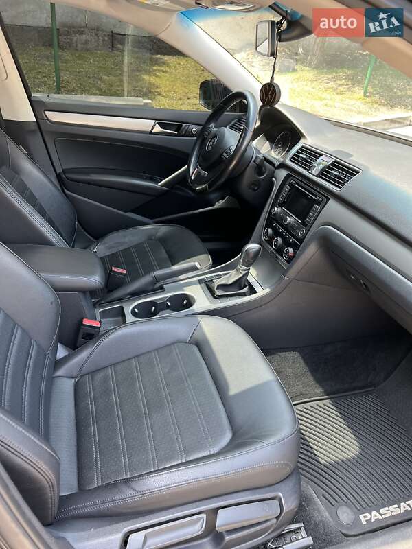 Седан Volkswagen Passat 2014 в Запоріжжі