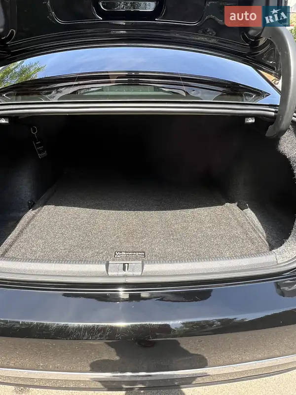 Седан Volkswagen Passat 2014 в 