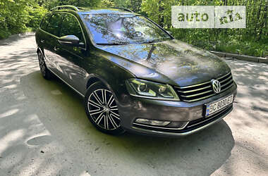 Універсал Volkswagen Passat 2013 в Львові