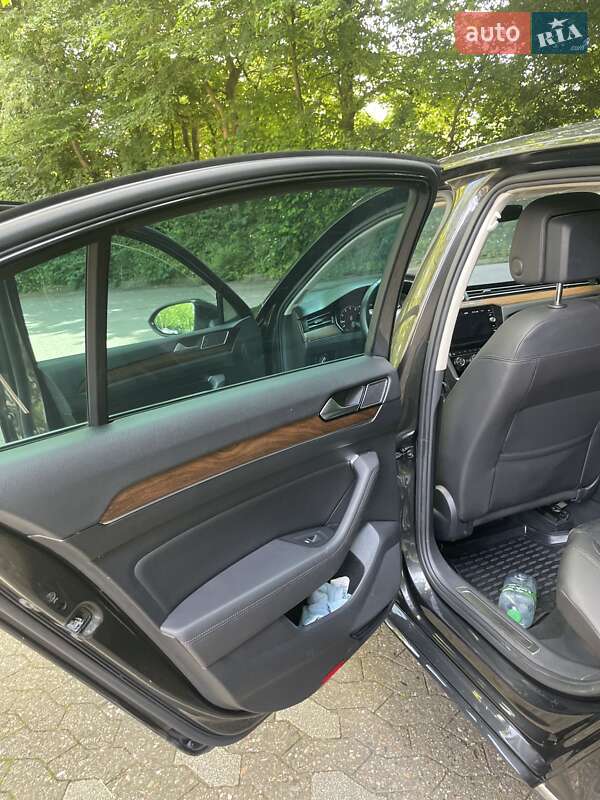 Седан Volkswagen Passat 2019 в Киеве