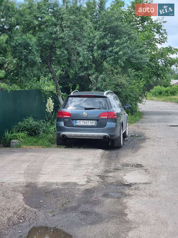 Універсал Volkswagen Passat 2012 в Перещепині