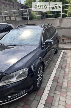 Универсал Volkswagen Passat 2013 в Ровно