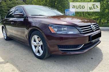 Седан Volkswagen Passat 2013 в Львове