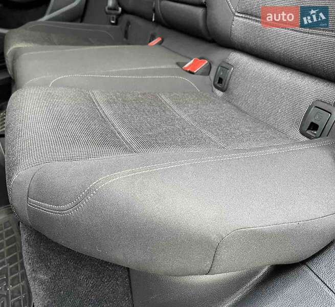 Универсал Volkswagen Passat 2016 в Золочеве фото 90 Универсал Volkswagen Passat 2016 в Золочеве