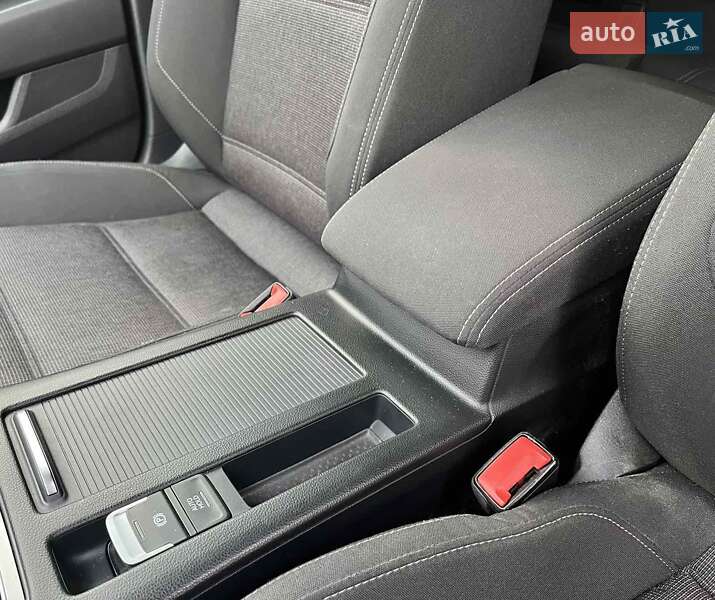 Универсал Volkswagen Passat 2016 в Золочеве фото 95 Универсал Volkswagen Passat 2016 в Золочеве