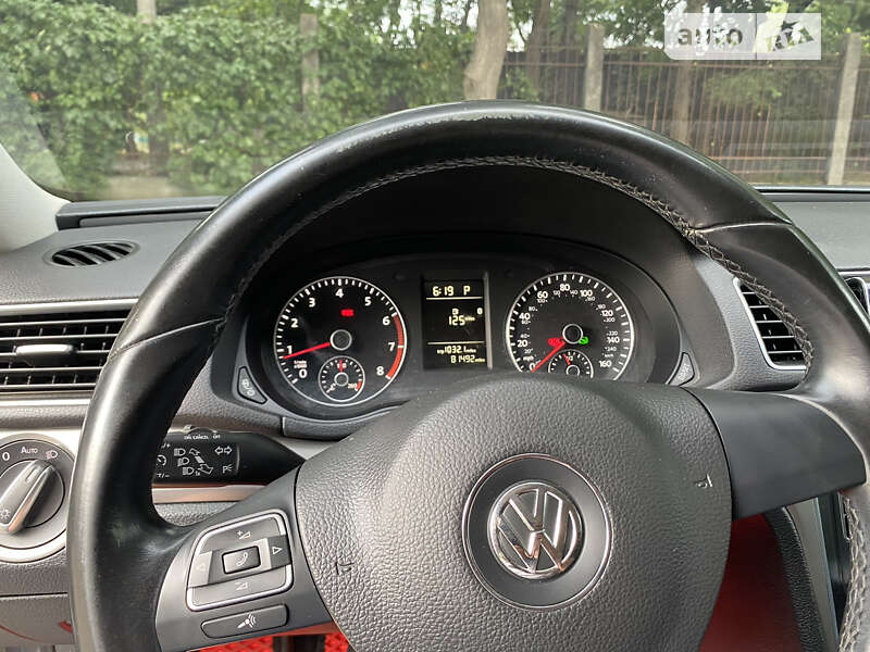Седан Volkswagen Passat 2015 в Миколаєві