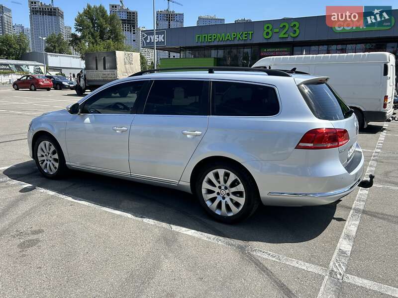 Універсал Volkswagen Passat 2011 в Києві