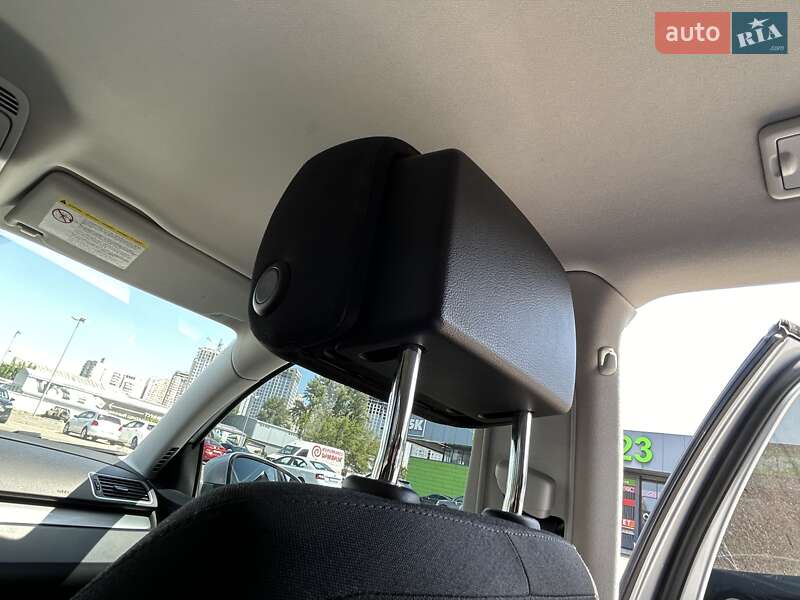 Універсал Volkswagen Passat 2011 в Києві