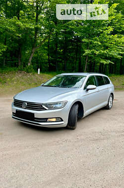 Универсал Volkswagen Passat 2015 в Киеве