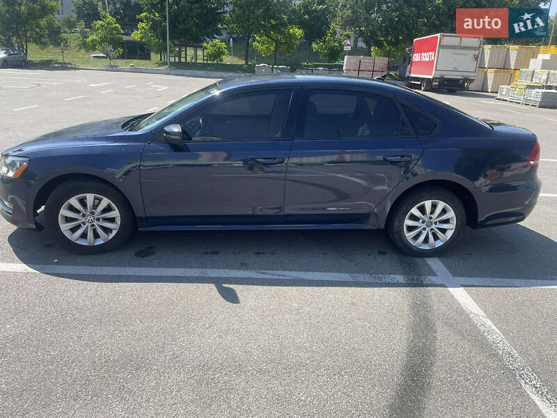 Седан Volkswagen Passat 2013 в Киеве