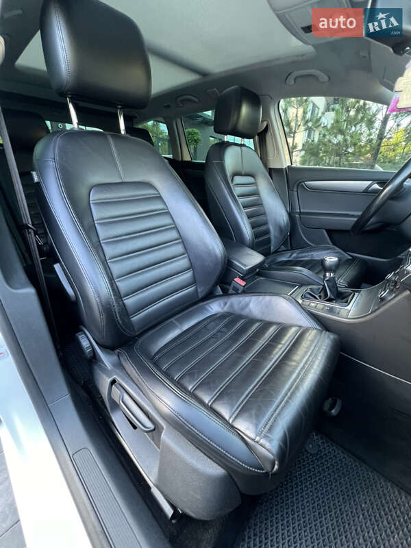 Универсал Volkswagen Passat 2011 в Ужгороде