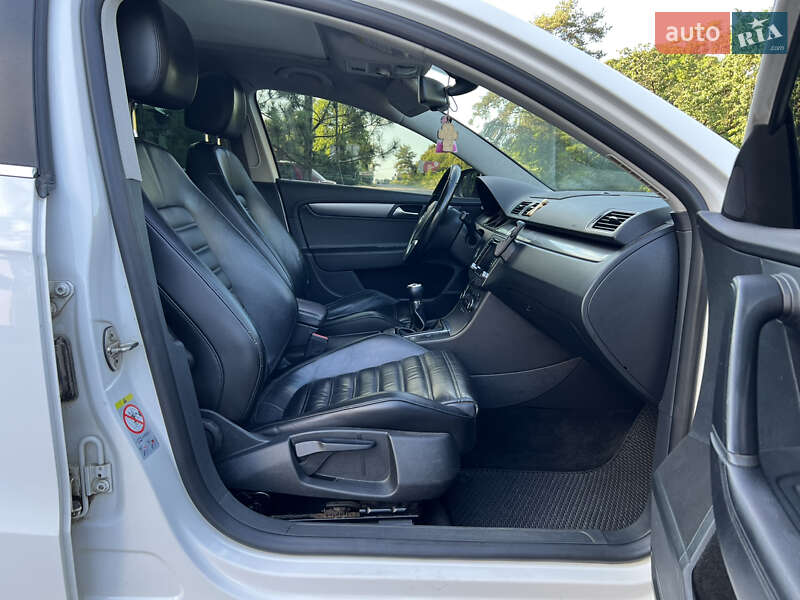 Универсал Volkswagen Passat 2011 в Ужгороде