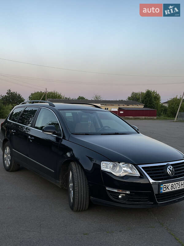 Універсал Volkswagen Passat 2006 в Вараші