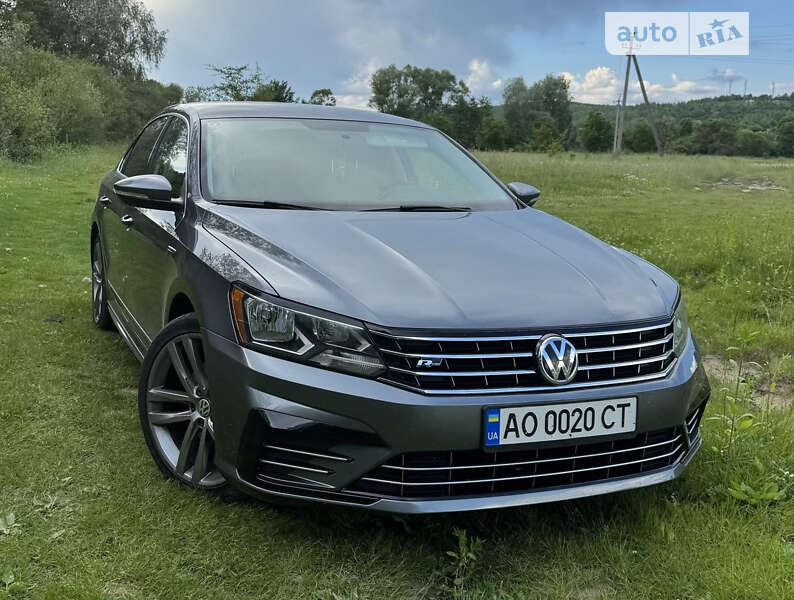 Седан Volkswagen Passat 2016 в Ужгороді