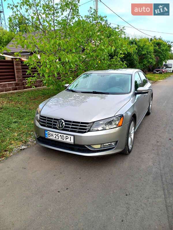 Седан Volkswagen Passat 2013 в Одесі