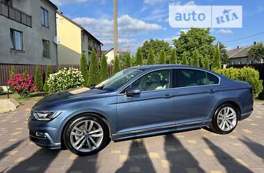 Седан Volkswagen Passat 2018 в Жовкве