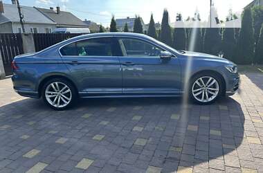 Седан Volkswagen Passat 2018 в Жовкве