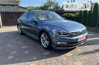 Седан Volkswagen Passat 2018 в Жовкве