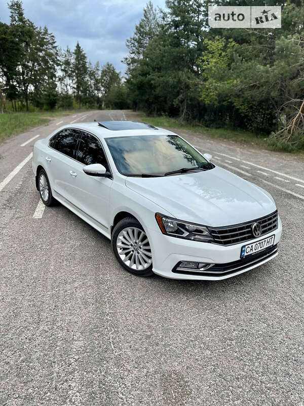 Седан Volkswagen Passat 2016 в Черкассах