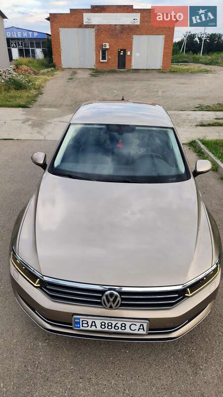 Седан Volkswagen Passat 2015 в Долинській
