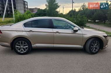 Седан Volkswagen Passat 2015 в Долинской