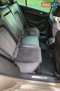 Седан Volkswagen Passat 2015 в Долинской