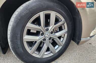 Седан Volkswagen Passat 2015 в Долинской