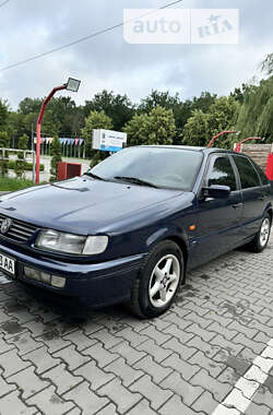Седан Volkswagen Passat 1995 в Виннице