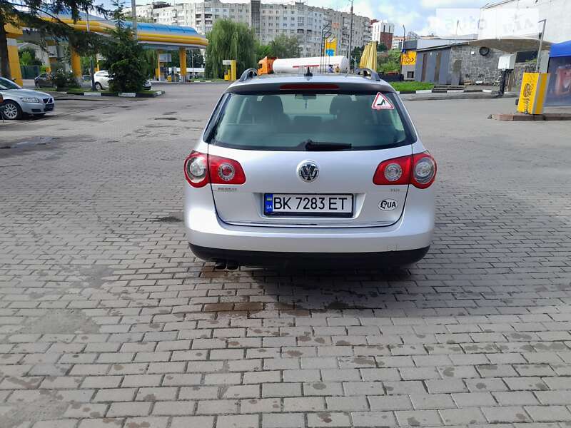 Універсал Volkswagen Passat 2008 в Рівному