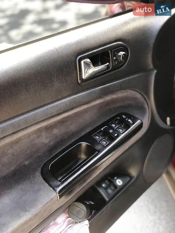 Седан Volkswagen Passat 2001 в Буську