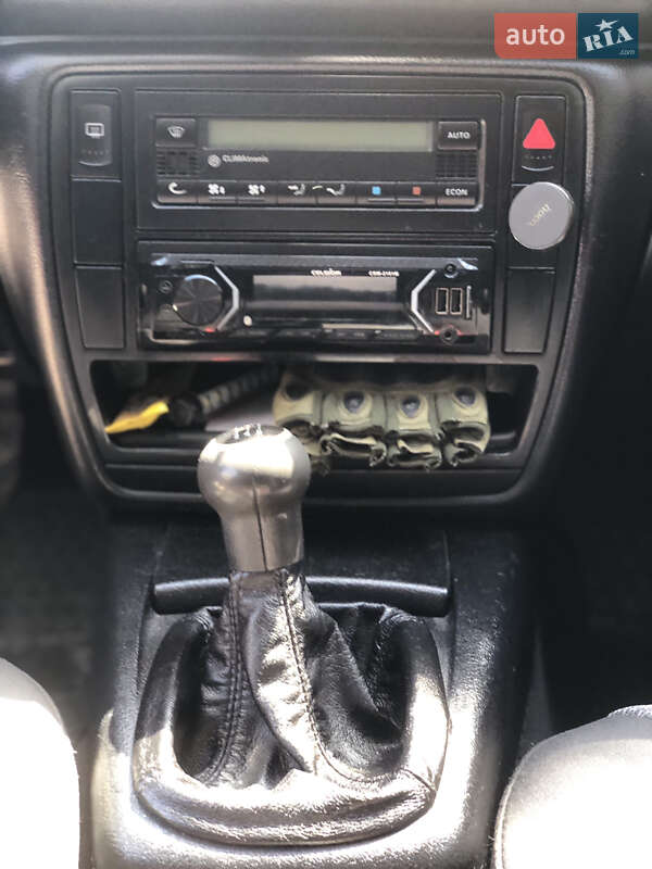 Седан Volkswagen Passat 2001 в Буську