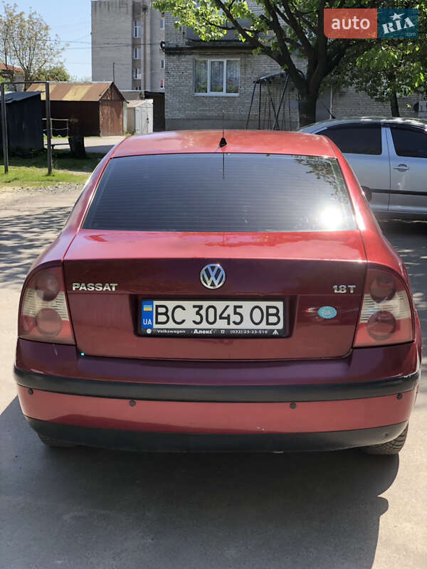 Седан Volkswagen Passat 2001 в Буську