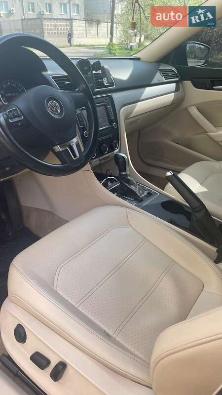 Седан Volkswagen Passat 2015 в Харькове