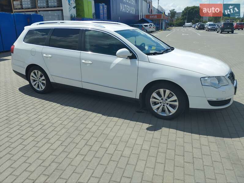 Універсал Volkswagen Passat 2010 в Ковелі