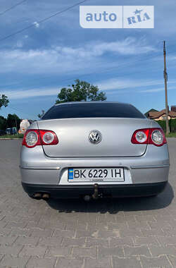 Седан Volkswagen Passat 2005 в Хмельницькому