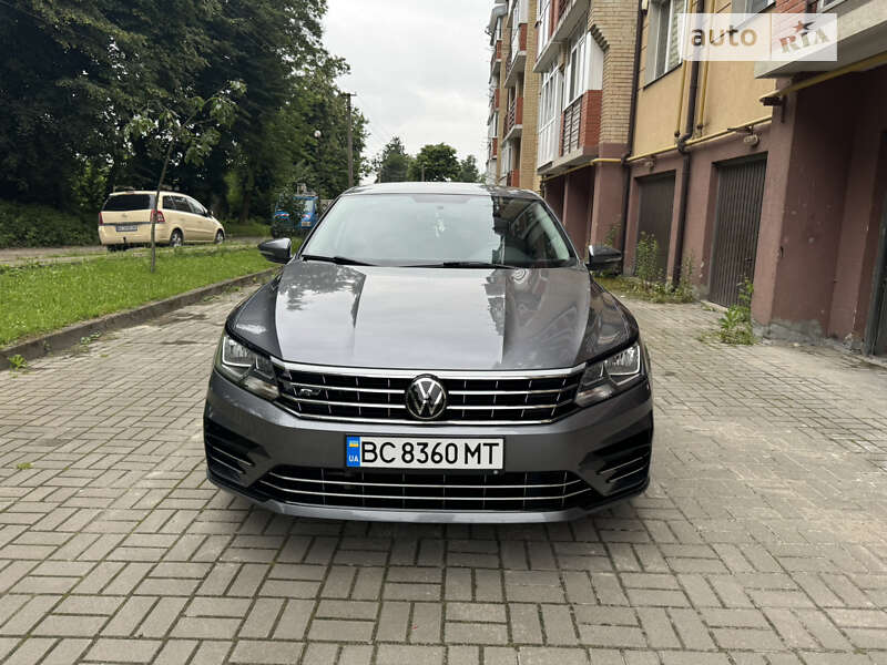 Седан Volkswagen Passat 2016 в Львові