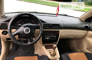 Седан Volkswagen Passat 1999 в Глибокій