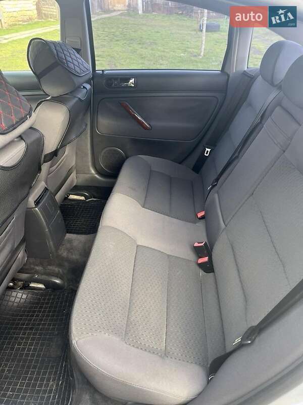 Седан Volkswagen Passat 2004 в Одесі