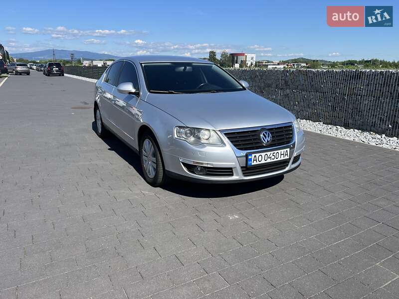 Седан Volkswagen Passat 2010 в Мукачевому