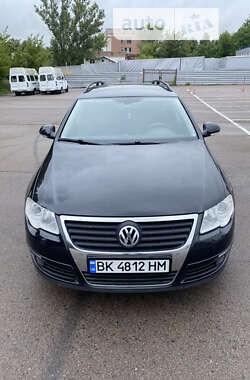 Универсал Volkswagen Passat 2009 в Ровно