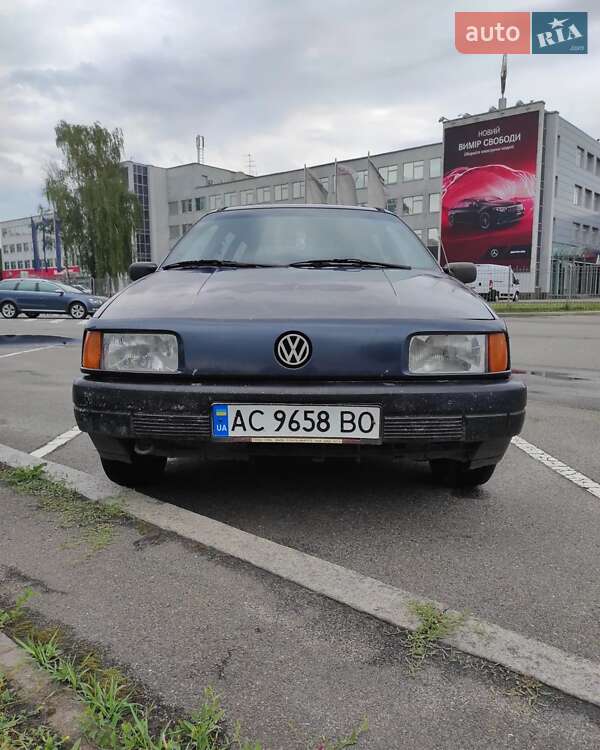Универсал Volkswagen Passat 1991 в Каневе