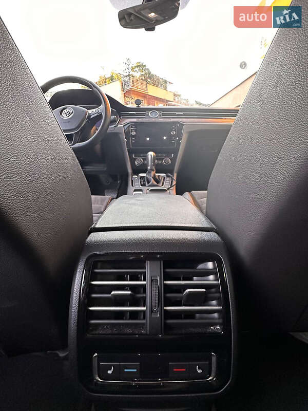 Универсал Volkswagen Passat 2018 в Львове