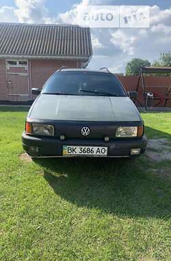 Универсал Volkswagen Passat 1991 в Березному